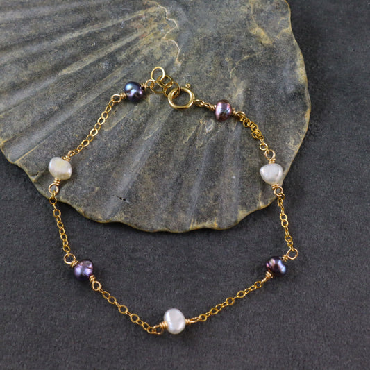 Black & White Pearl Bracelet