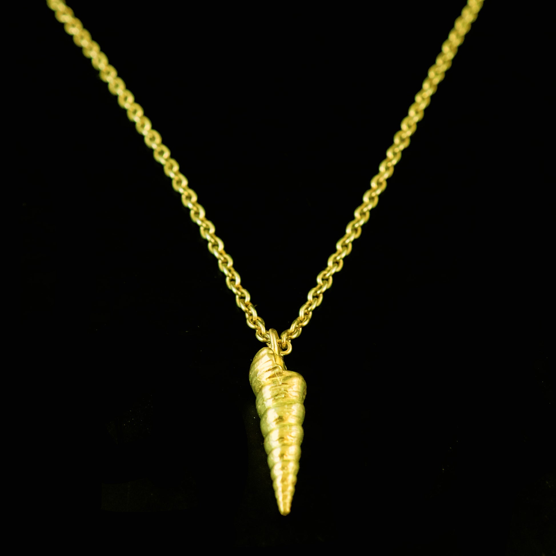 Gold shell necklace 