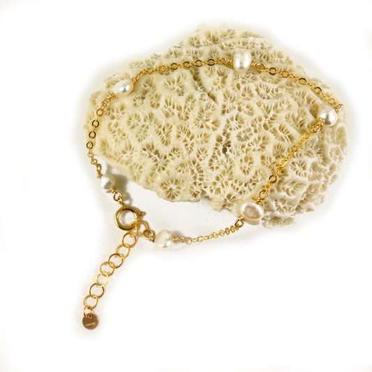 White Pearl Gold Bracelet